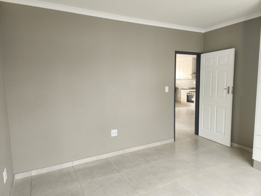 To Let 2 Bedroom Property for Rent in Witfield Gauteng