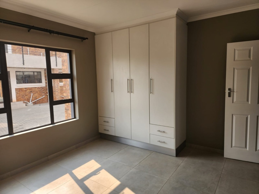 To Let 2 Bedroom Property for Rent in Witfield Gauteng