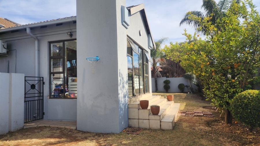 3 Bedroom Property for Sale in Thatchfield Glen Gauteng