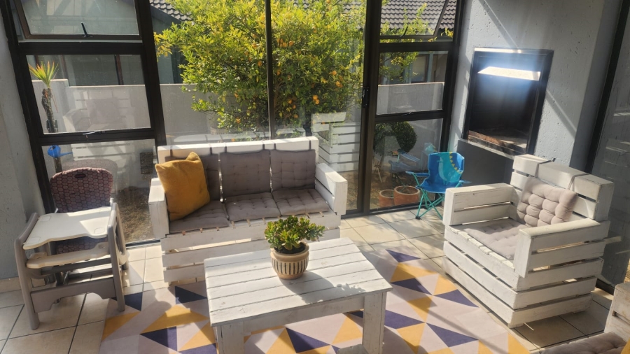 3 Bedroom Property for Sale in Thatchfield Glen Gauteng