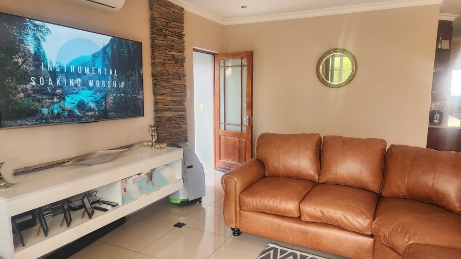 3 Bedroom Property for Sale in Thatchfield Glen Gauteng