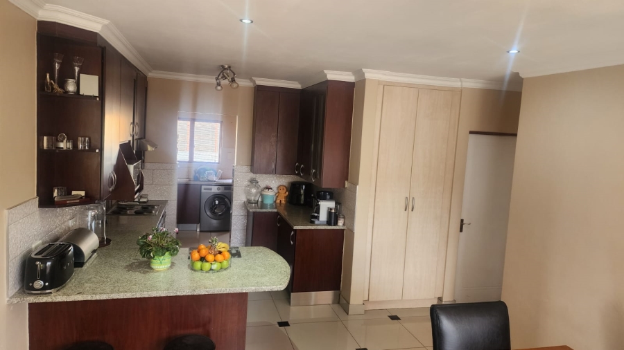 3 Bedroom Property for Sale in Thatchfield Glen Gauteng