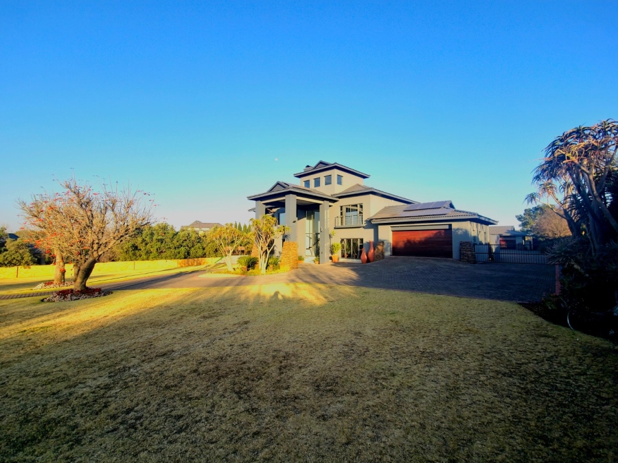 5 Bedroom Property for Sale in Mooikloof Gauteng