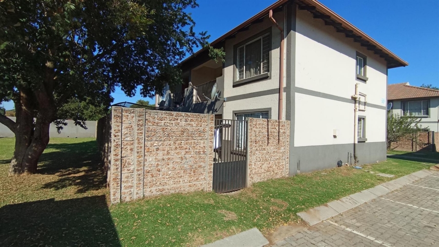 2 Bedroom Property for Sale in Parkrand Gauteng