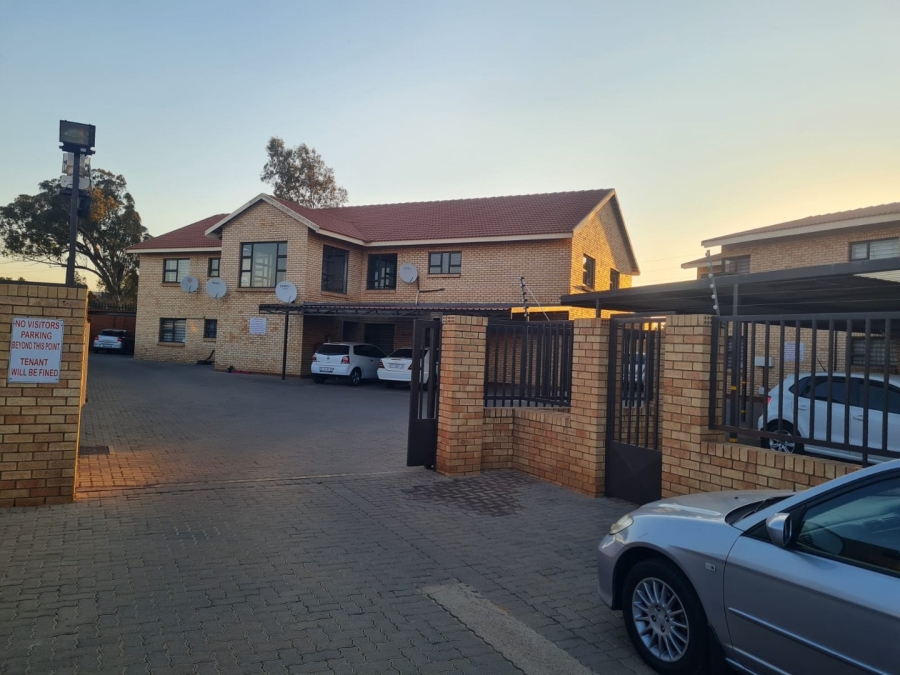 1 Bedroom Property for Sale in Lenasia Ext 13 Gauteng