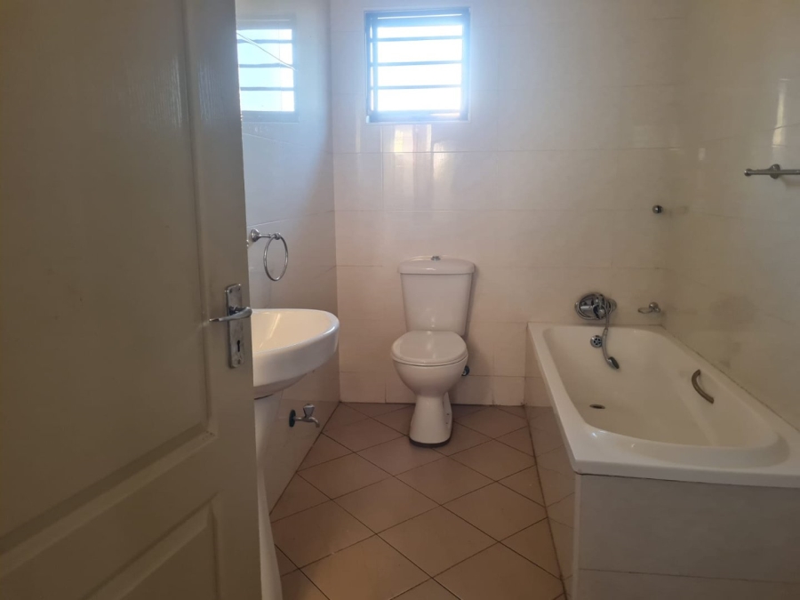 1 Bedroom Property for Sale in Lenasia Ext 13 Gauteng