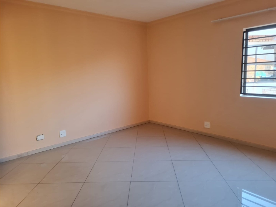 1 Bedroom Property for Sale in Lenasia Ext 13 Gauteng