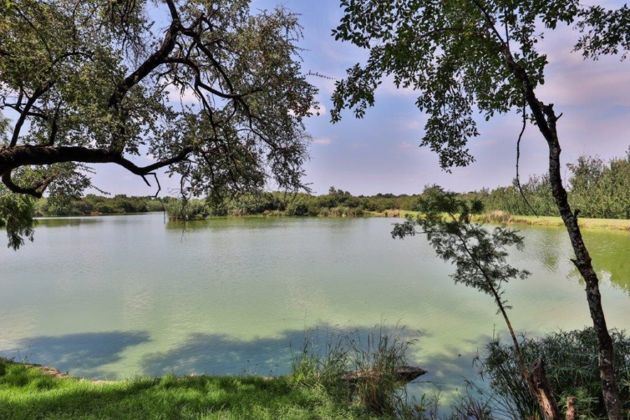 Commercial Property for Sale in Dinokeng Game Reserve Gauteng