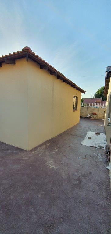 To Let 2 Bedroom Property for Rent in Bosmont Gauteng