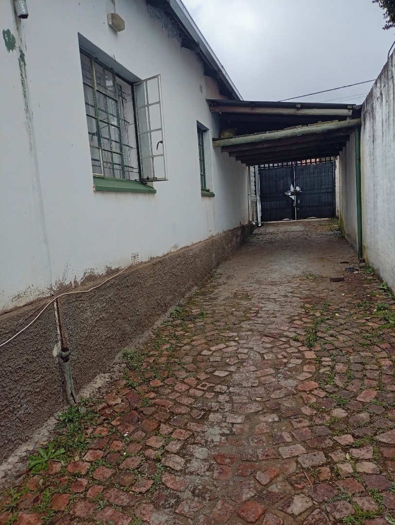 8 Bedroom Property for Sale in Brixton Gauteng