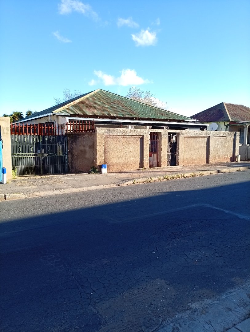 8 Bedroom Property for Sale in Brixton Gauteng
