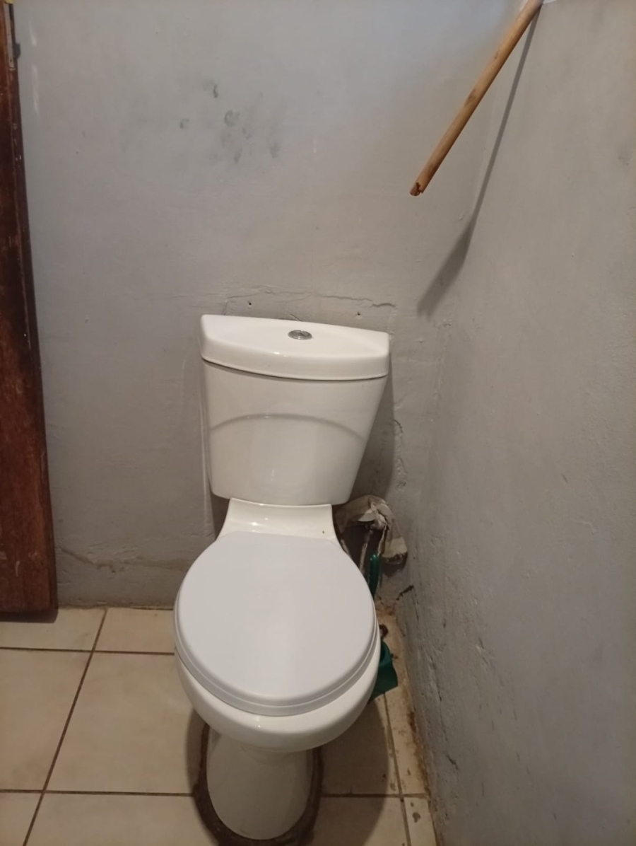 8 Bedroom Property for Sale in Brixton Gauteng
