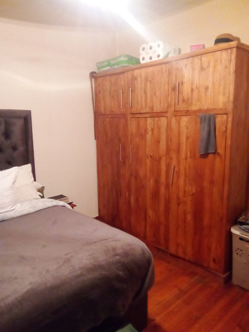 8 Bedroom Property for Sale in Brixton Gauteng