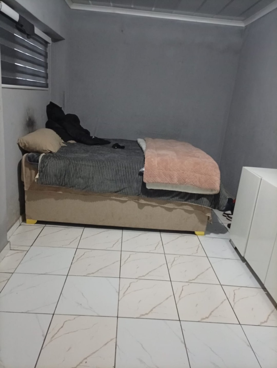 8 Bedroom Property for Sale in Brixton Gauteng