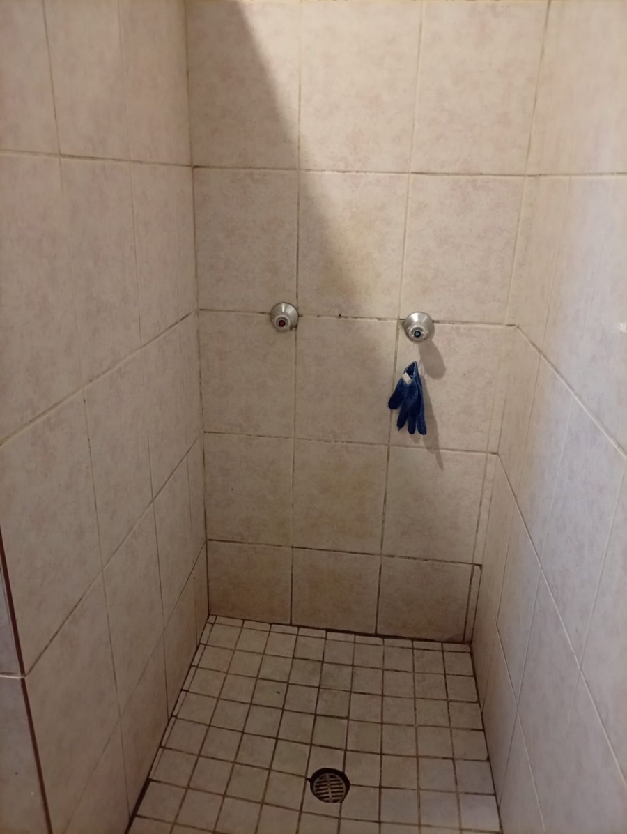 8 Bedroom Property for Sale in Brixton Gauteng