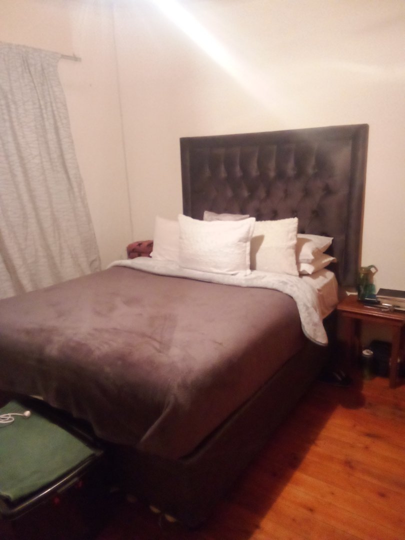 8 Bedroom Property for Sale in Brixton Gauteng