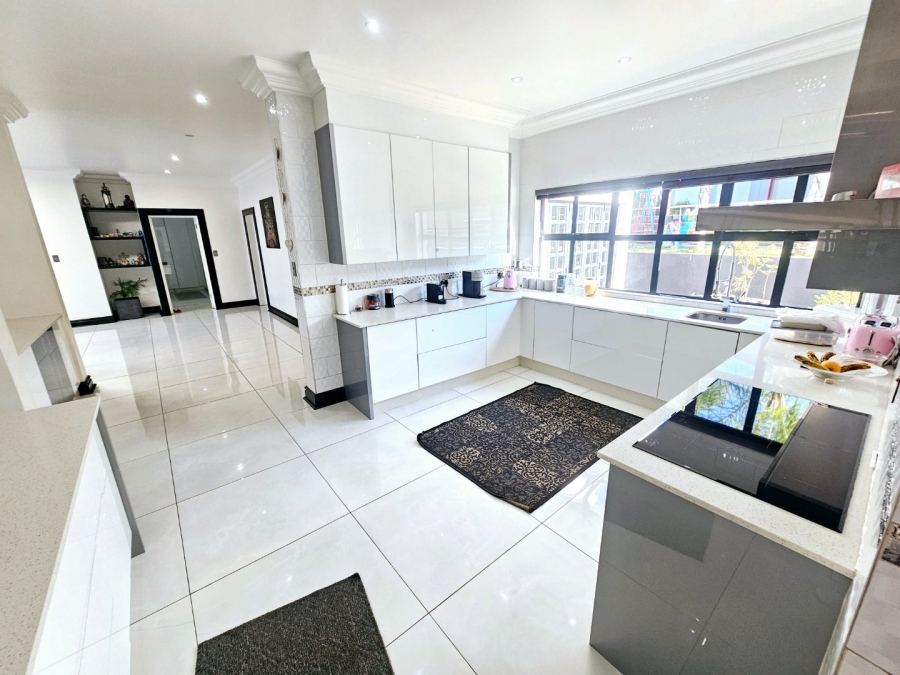 4 Bedroom Property for Sale in Eldoraigne Gauteng
