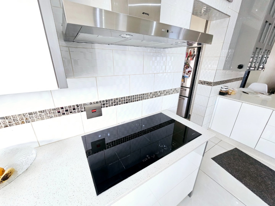 4 Bedroom Property for Sale in Eldoraigne Gauteng
