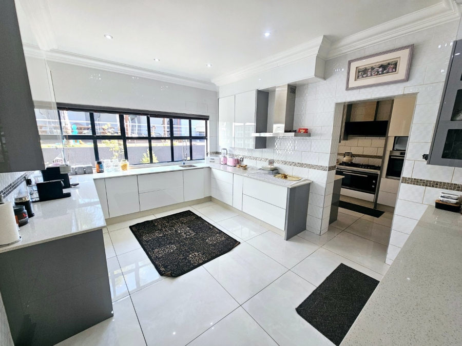 4 Bedroom Property for Sale in Eldoraigne Gauteng