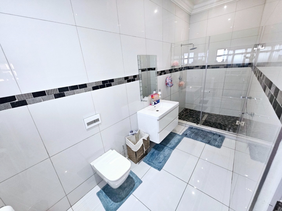 4 Bedroom Property for Sale in Eldoraigne Gauteng