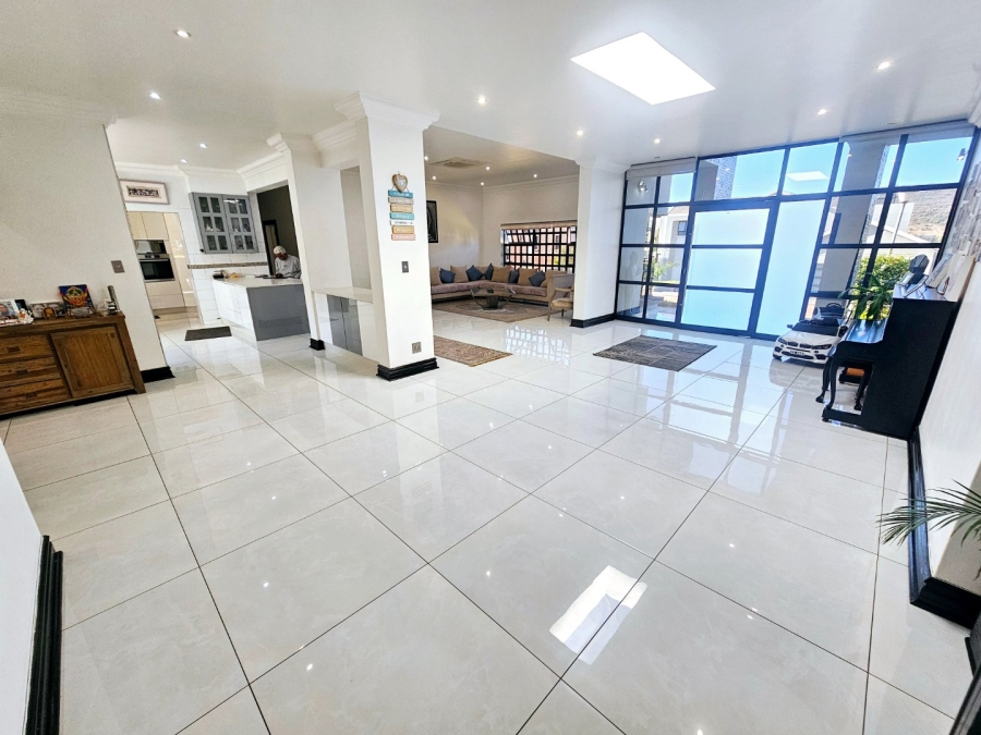 4 Bedroom Property for Sale in Eldoraigne Gauteng