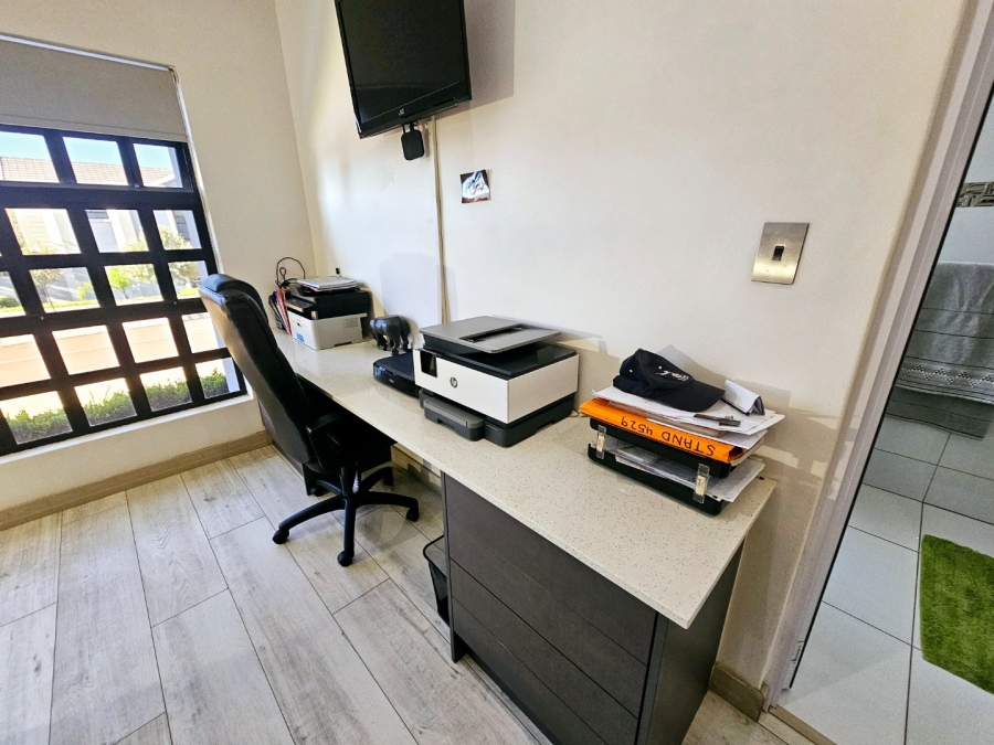 4 Bedroom Property for Sale in Eldoraigne Gauteng