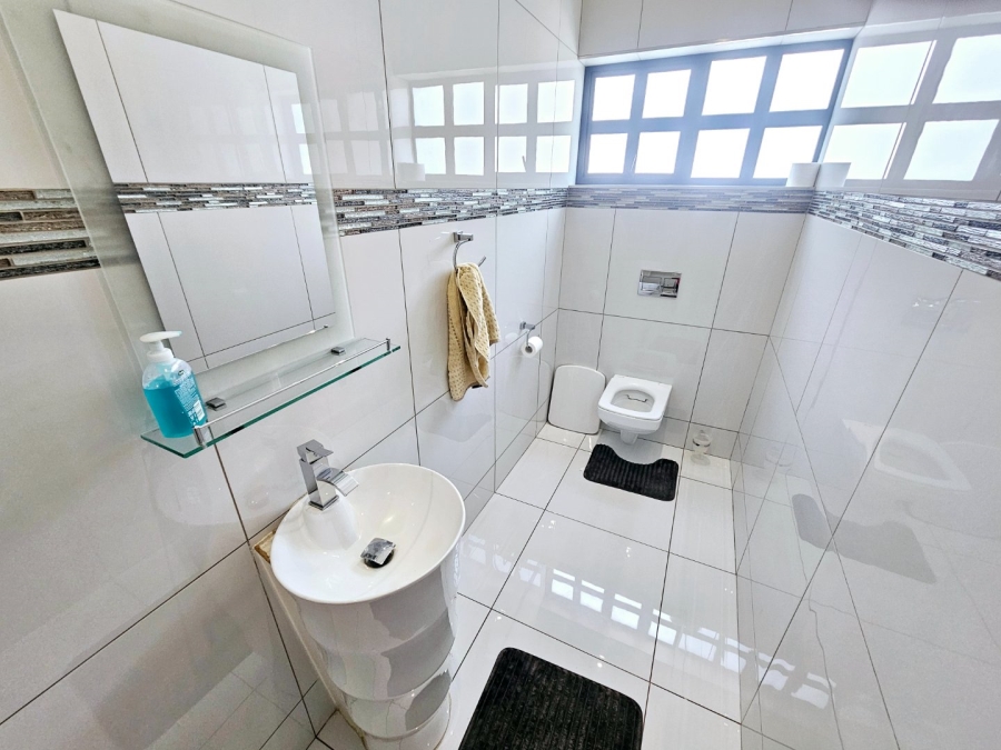 4 Bedroom Property for Sale in Eldoraigne Gauteng