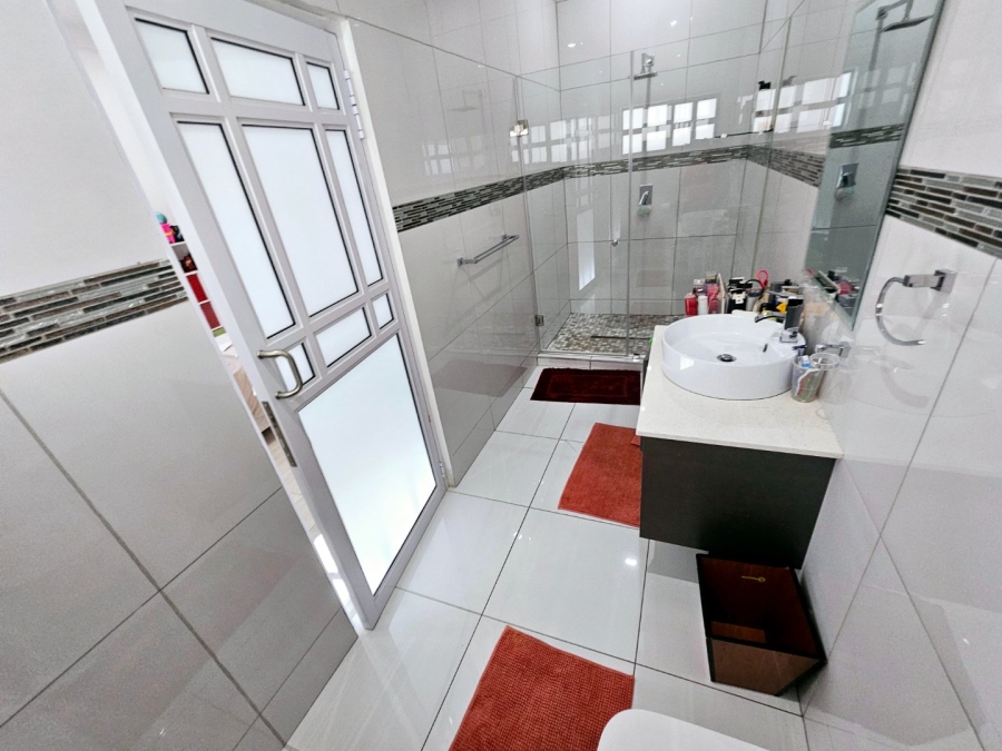 4 Bedroom Property for Sale in Eldoraigne Gauteng