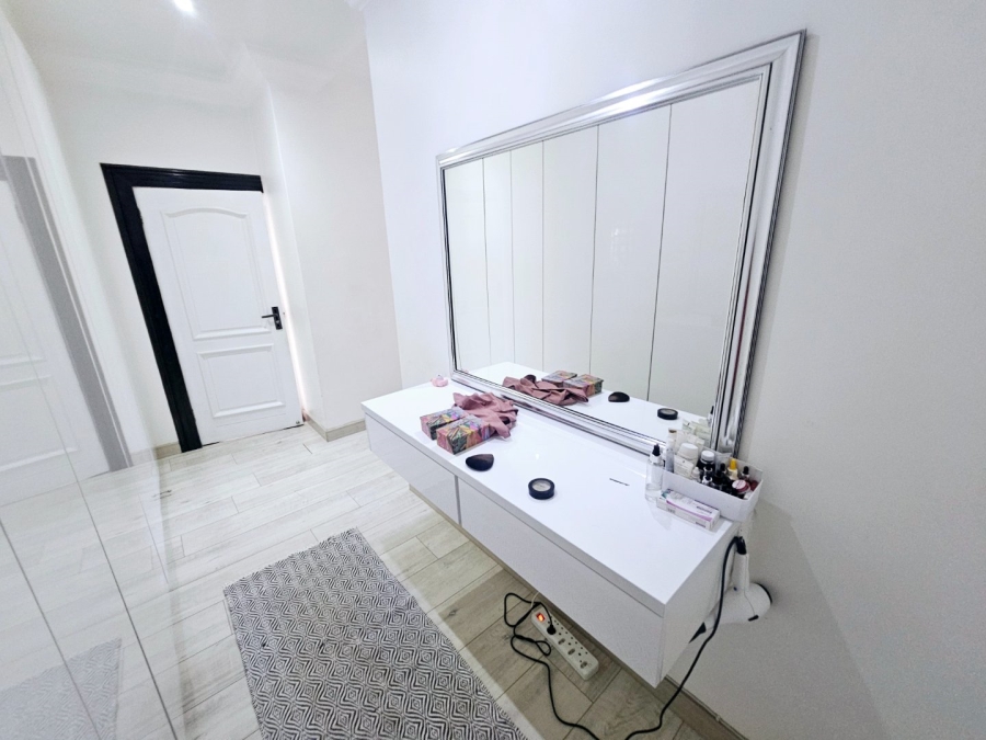 4 Bedroom Property for Sale in Eldoraigne Gauteng