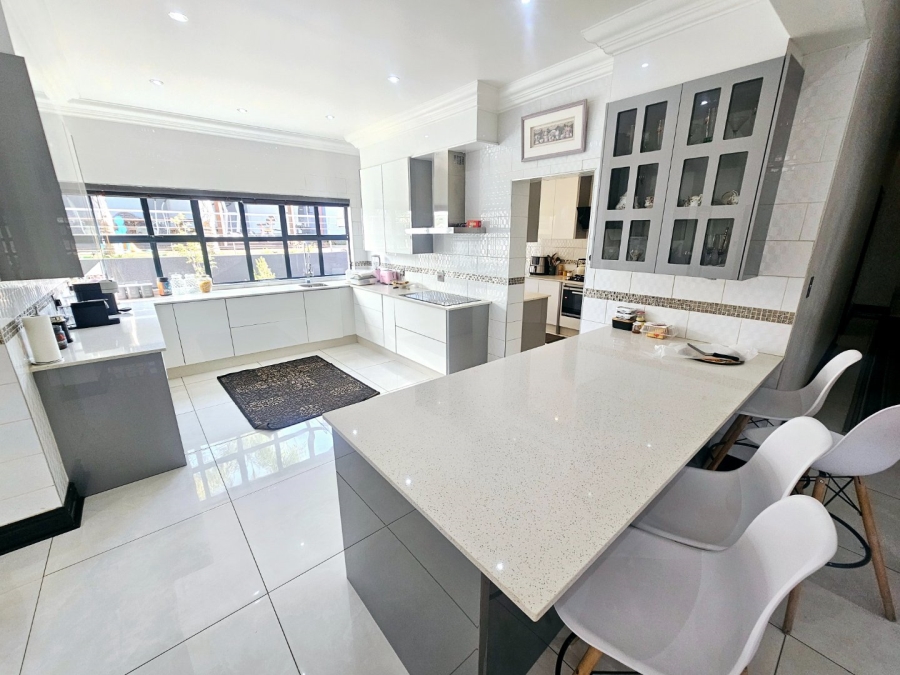4 Bedroom Property for Sale in Eldoraigne Gauteng