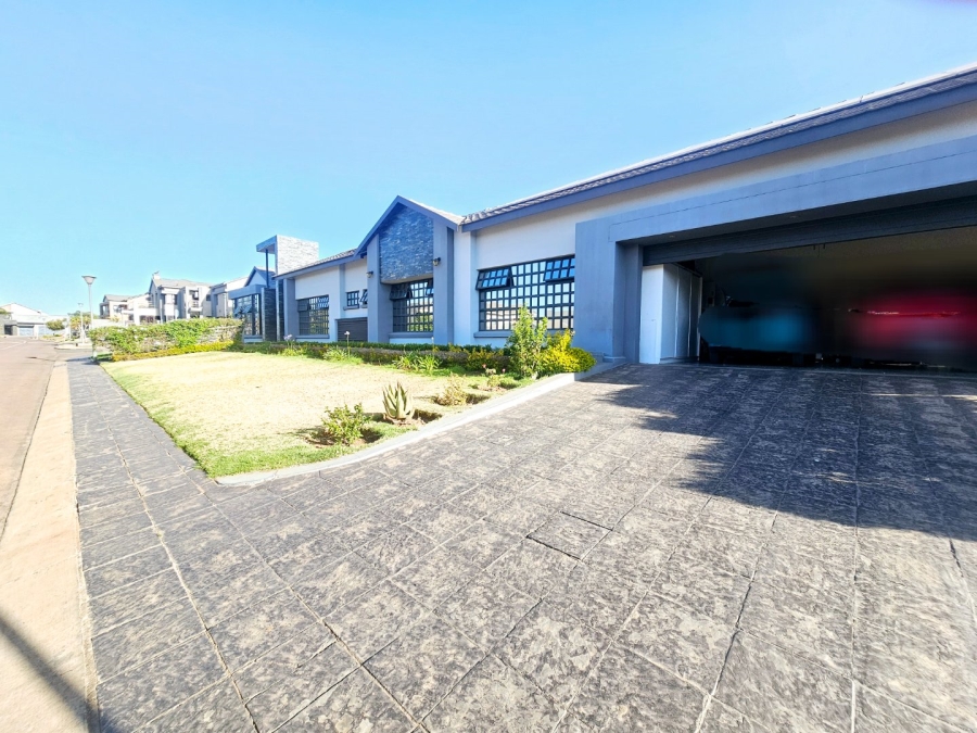 4 Bedroom Property for Sale in Eldoraigne Gauteng