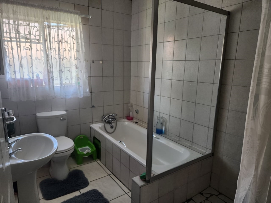 2 Bedroom Property for Sale in Comet Gauteng