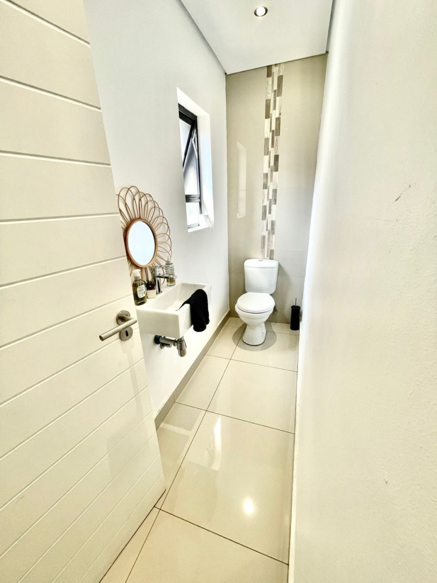  Bedroom Property for Sale in Edenvale Central Gauteng