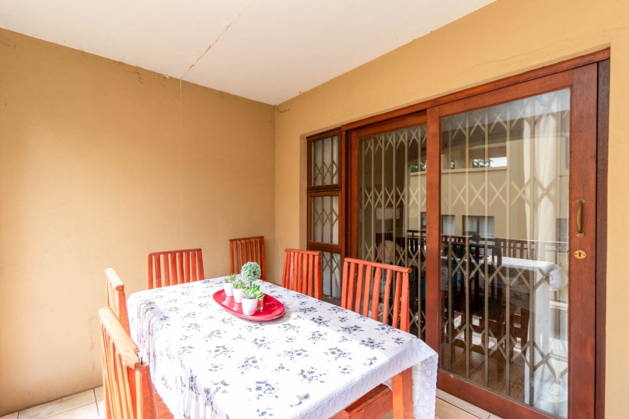 2 Bedroom Property for Sale in Erand Gardens Gauteng