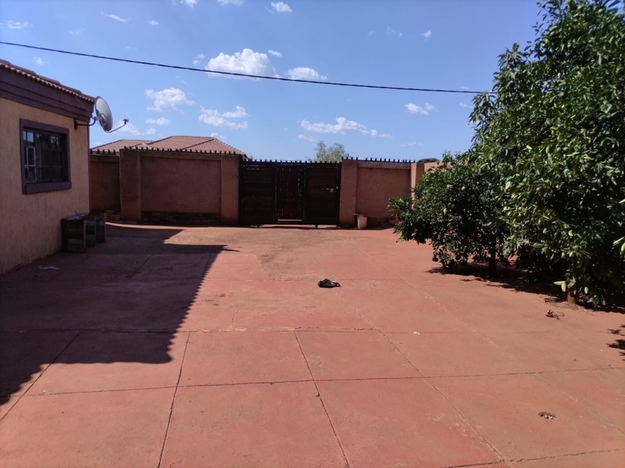 To Let 4 Bedroom Property for Rent in Ga-Rankuwa Unit 15 Gauteng
