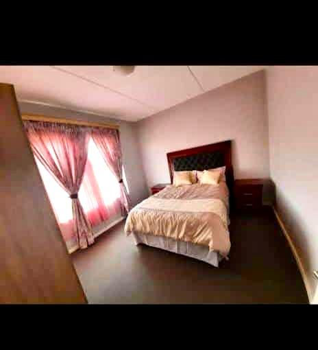 To Let 2 Bedroom Property for Rent in Blue Hills Gauteng