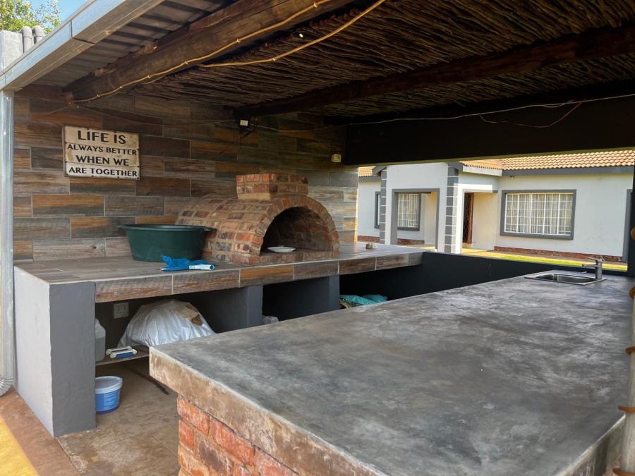 Commercial Property for Sale in Kameeldrift West Gauteng