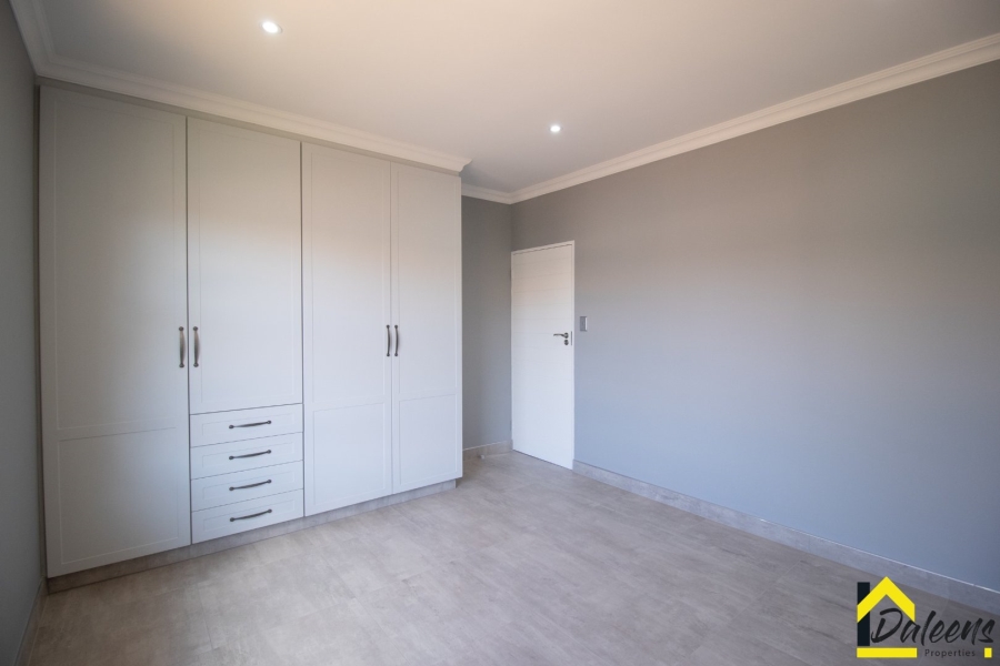 4 Bedroom Property for Sale in Comet Gauteng