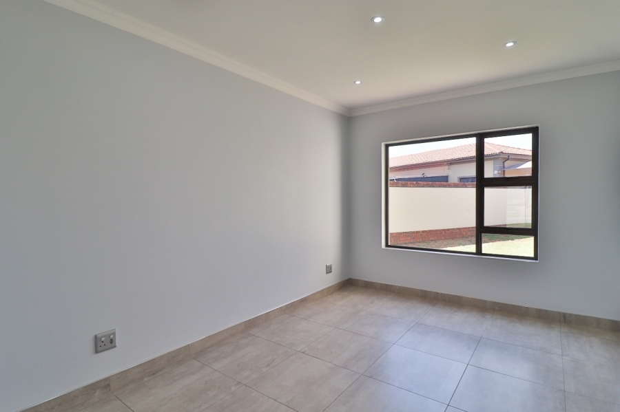 5 Bedroom Property for Sale in Comet Gauteng