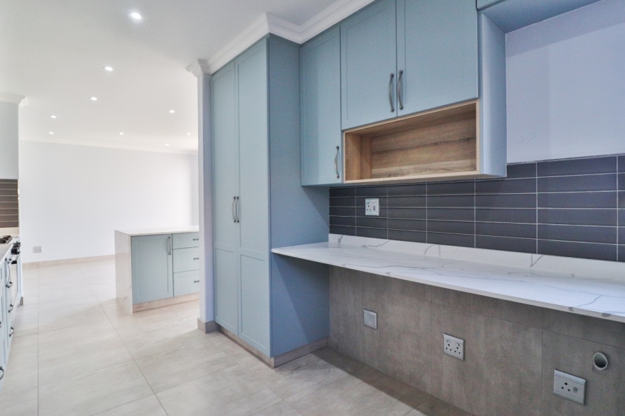 5 Bedroom Property for Sale in Comet Gauteng