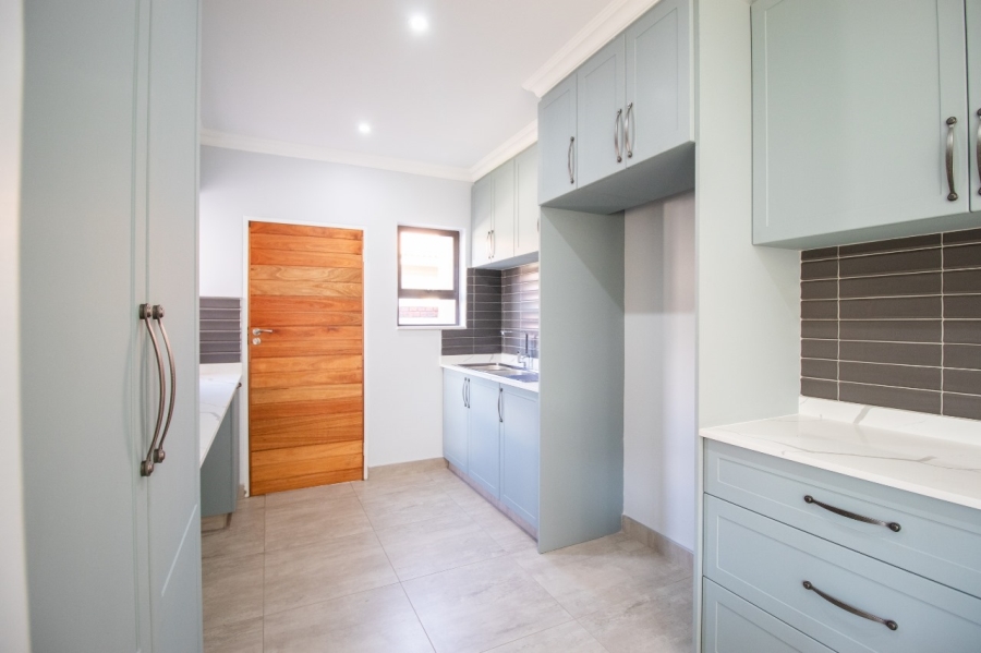 5 Bedroom Property for Sale in Comet Gauteng