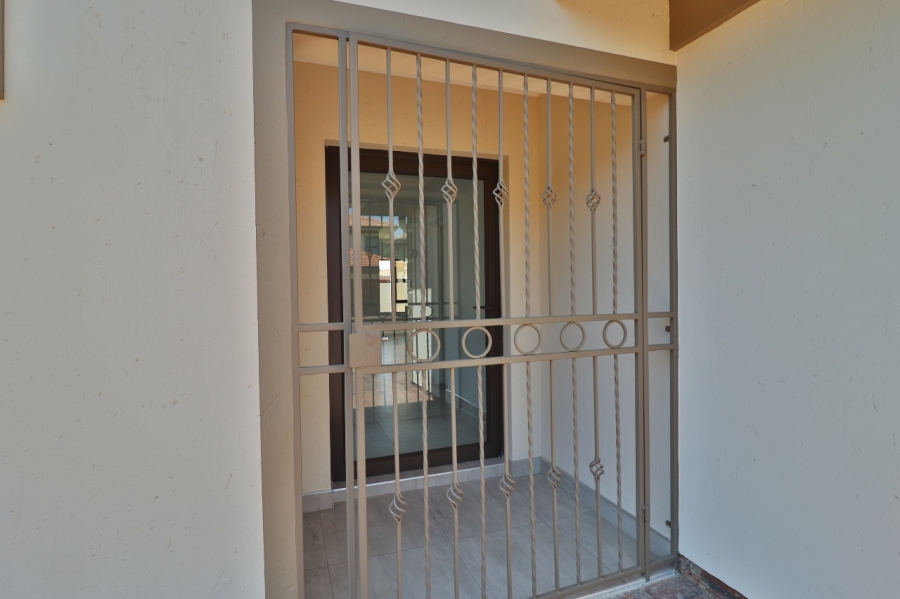 5 Bedroom Property for Sale in Comet Gauteng