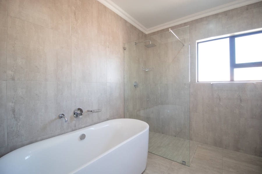 5 Bedroom Property for Sale in Comet Gauteng