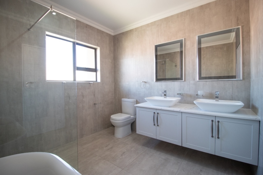 5 Bedroom Property for Sale in Comet Gauteng