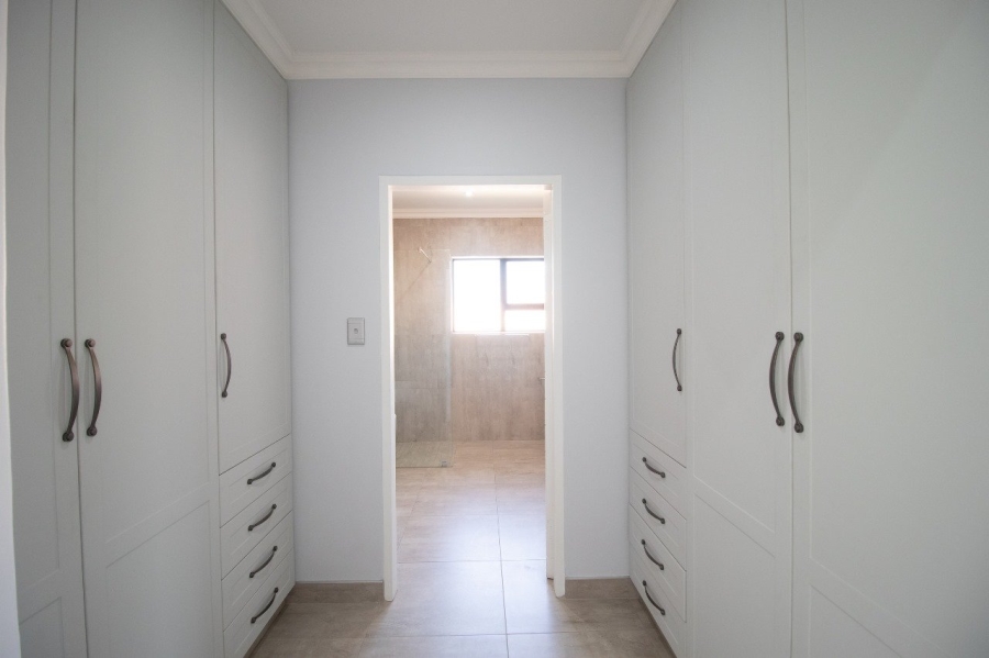 5 Bedroom Property for Sale in Comet Gauteng