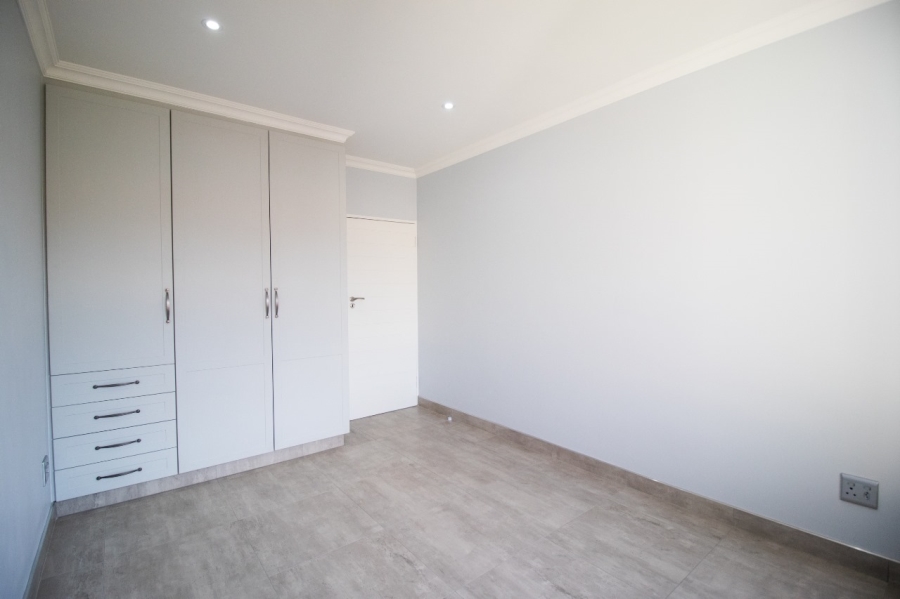 5 Bedroom Property for Sale in Comet Gauteng