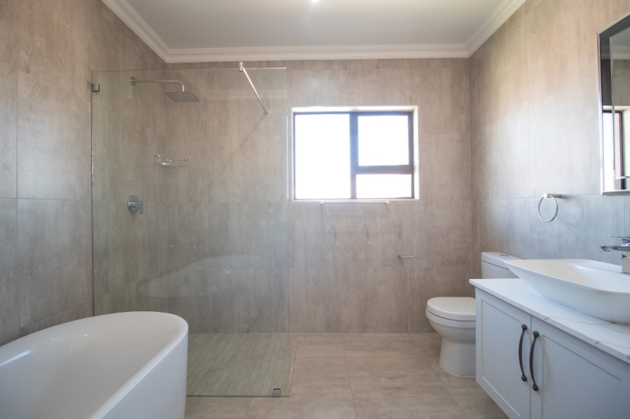 5 Bedroom Property for Sale in Comet Gauteng