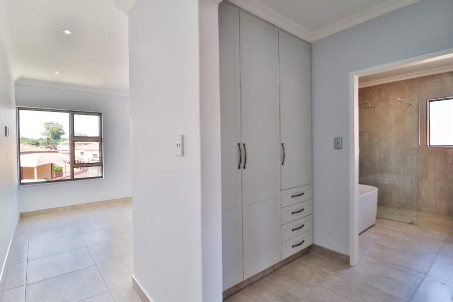 5 Bedroom Property for Sale in Comet Gauteng