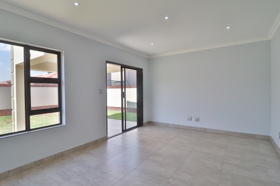 5 Bedroom Property for Sale in Comet Gauteng