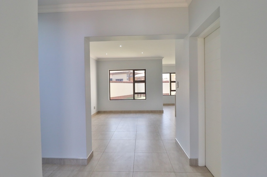 5 Bedroom Property for Sale in Comet Gauteng